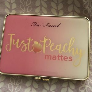 Too Faced: Just Peachy Mattes